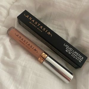 Anastasia Liquid lipstick 💄 ~ color Naked
